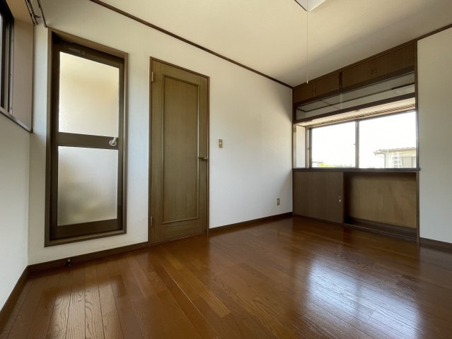 東金市大沼田中古戸建の洋室