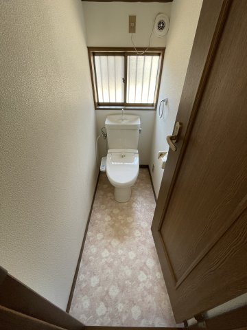東金市大沼田中古戸建のトイレ