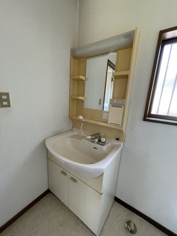 東金市大沼田中古戸建の独立洗面台
