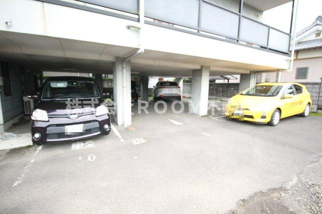 ラパン吉尾の駐車場