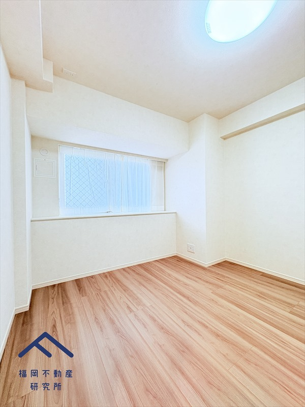 コアマンション桜坂プレジオ弐番館の洋室