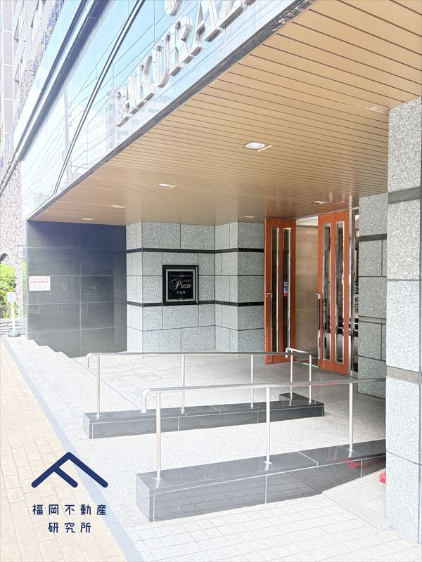 コアマンション桜坂プレジオ弐番館のエントランス