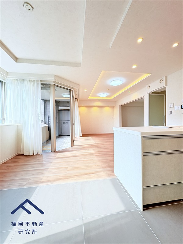 コアマンション桜坂プレジオ弐番館の居間・リビング