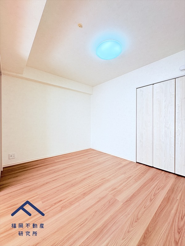 コアマンション桜坂プレジオ弐番館の洋室