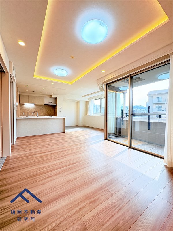 コアマンション桜坂プレジオ弐番館の居間・リビング