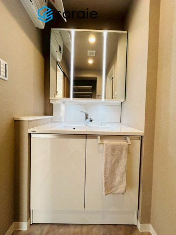 朝日パリオ新狭山　7階の独立洗面台|令和7年11月20日撮影。