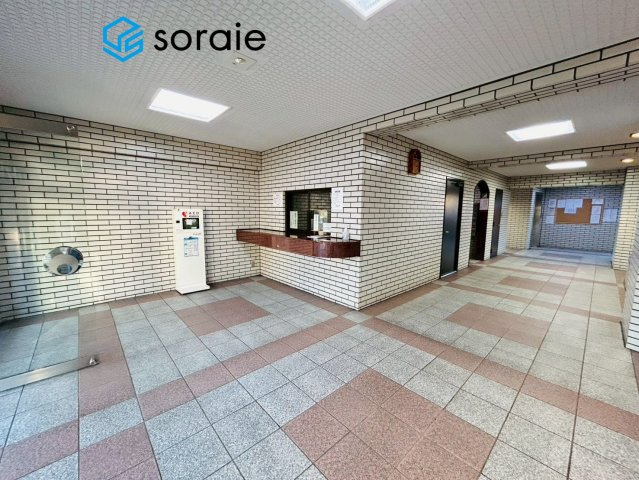 朝日パリオ新狭山　7階のエントランス|令和7年11月20日撮影。