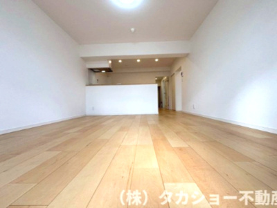 【居間・リビング】 | 東建検見川マンション　B棟 | 家族が集まるリビングは明るく広々しております☆彡