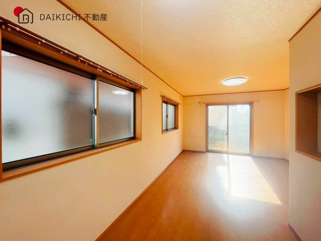 【居間・リビング】 | 行田市持田3丁目　中古戸建
