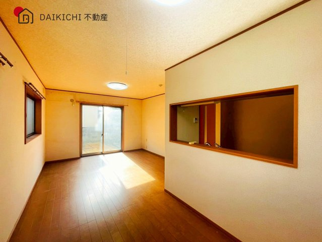 【居間・リビング】 | 行田市持田3丁目　中古戸建