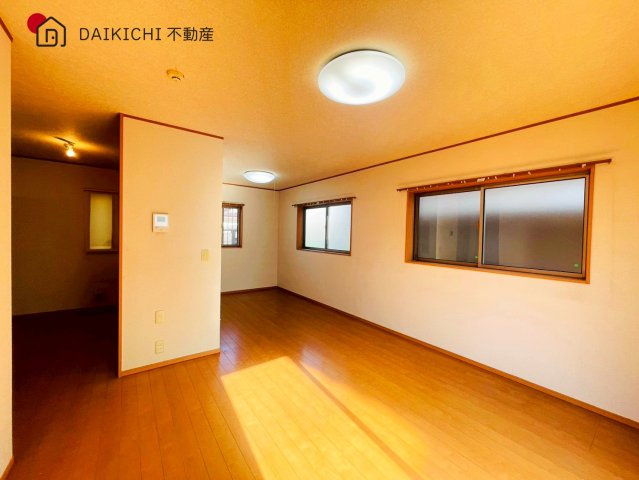 【居間・リビング】 | 行田市持田3丁目　中古戸建