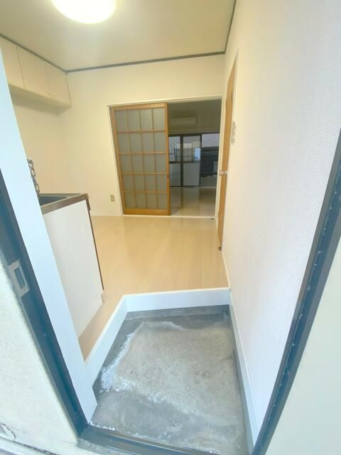 ハイネス加納の玄関