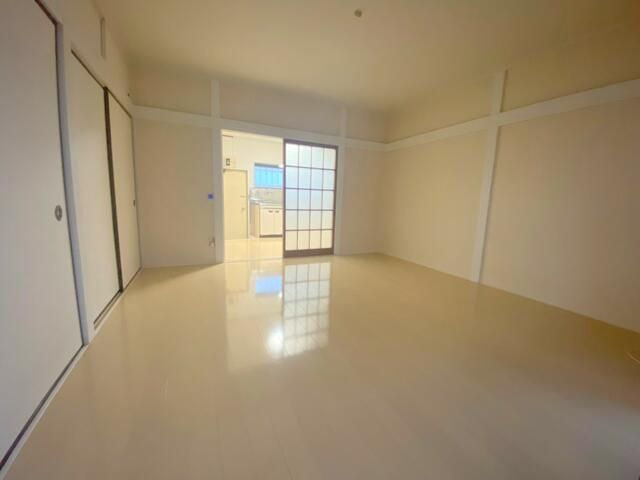 ハイネス加納の居間・リビング