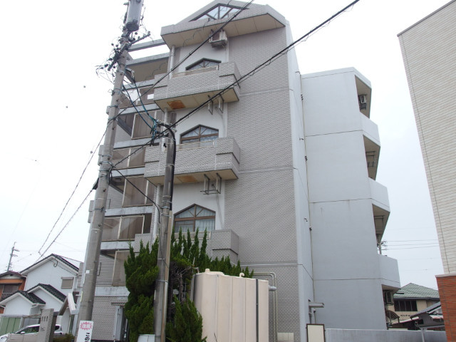 アイリスビルの外観