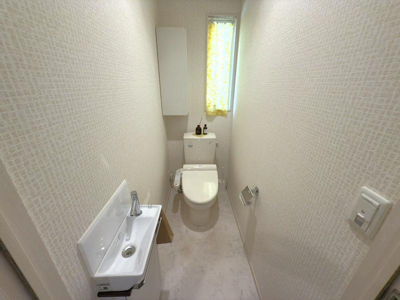 高知市薊野北町３丁目　中古戸建てのトイレ