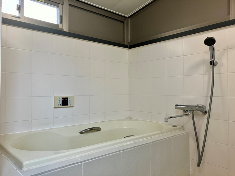 下目黒戸建の浴室|ゆったり過ごせるお風呂です