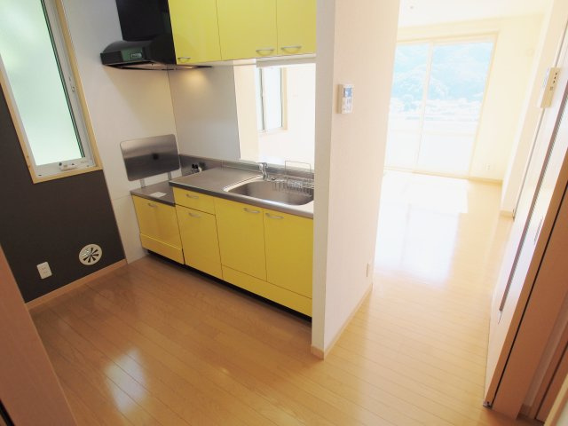 ビューヒルズ若野Bのキッチン