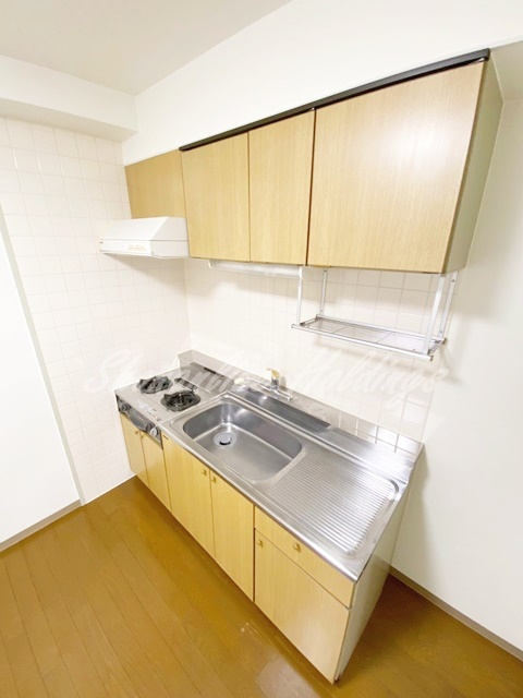 YSビルのキッチン|調理スペース、グリル付きコンロあり♪