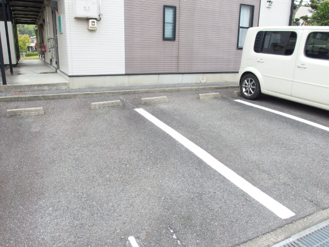 第３三浦ハイツの駐車場