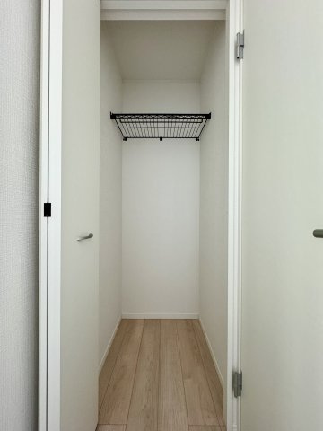 中央区中田島町　第一の収納|２階のちょっとしたところに収納スペースがあるのも嬉しいです♪

