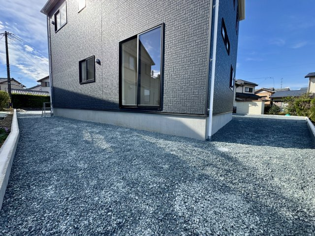 中央区中田島町　第一の庭|裏にもちょっとしたお庭がございます！