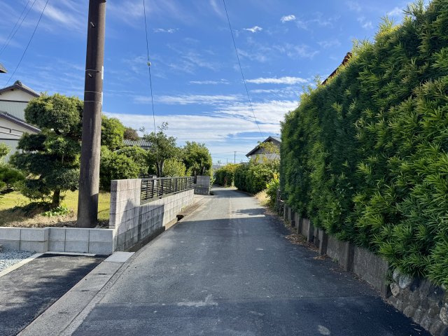 中央区中田島町　第一の前面道路含む現地写真|前面道路を西側から東向きに撮影しました。