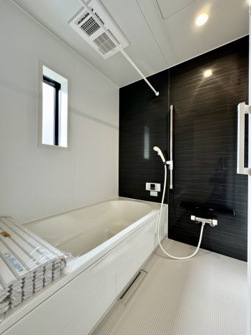 中央区中田島町　第一の浴室|広々とした浴室は一日の疲れを癒してくれます♪