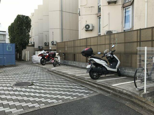 バイク置き場