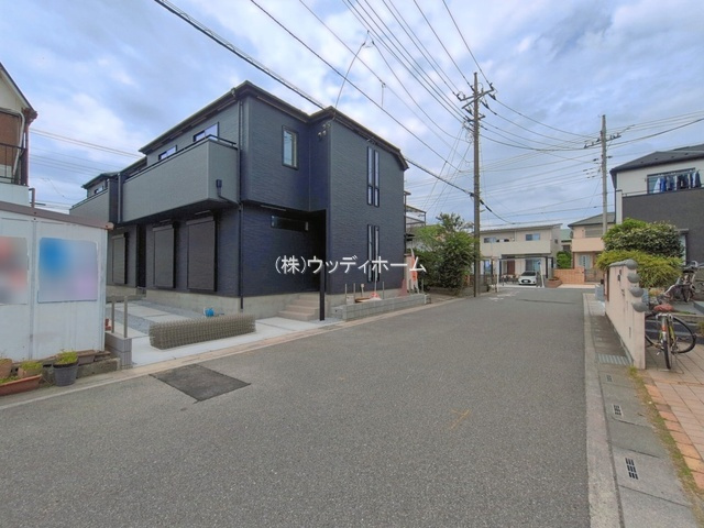 越谷市弥栄町14期　新築一戸建て　2号棟の前面道路含む現地写真