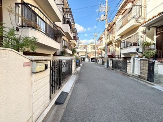 【前面道路含む現地写真】 | 高槻市大塚町1丁目　中古戸建