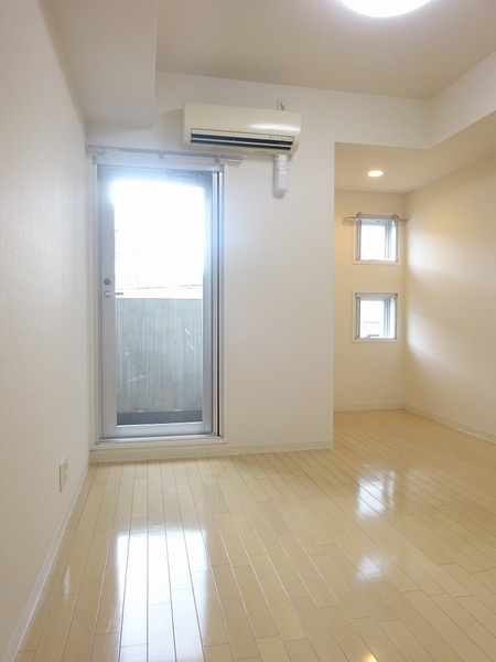 パレ・ホームズ西高島平の居間・リビング