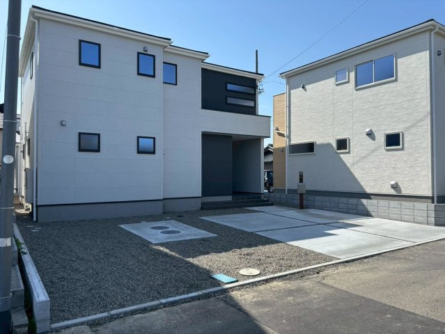 リーブルガーデン　羽島市正木町新井第２　全３区画分譲の前面道路含む現地写真|■前面道路　■ヤマダ不動産　株式会社リライフ　
■夢のマイホーム購入をフルサポートします！