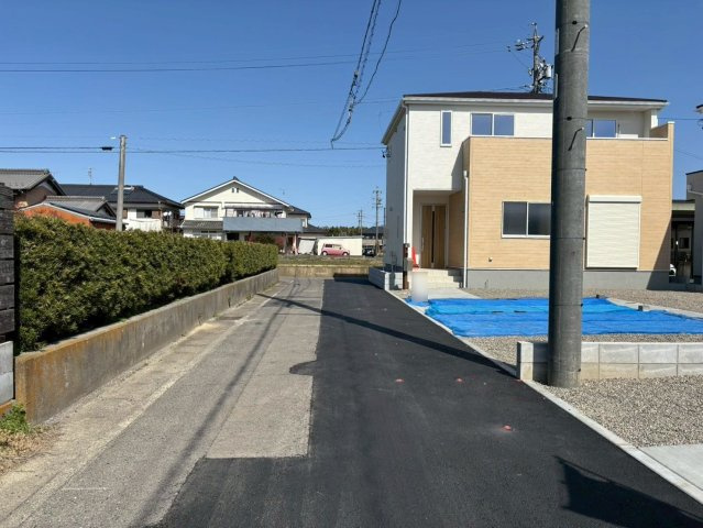 リーブルガーデン　羽島市正木町新井第２　全３区画分譲の前面道路含む現地写真|■前面道路　■ヤマダ不動産　株式会社リライフ　
■夢のマイホーム購入をフルサポートします！