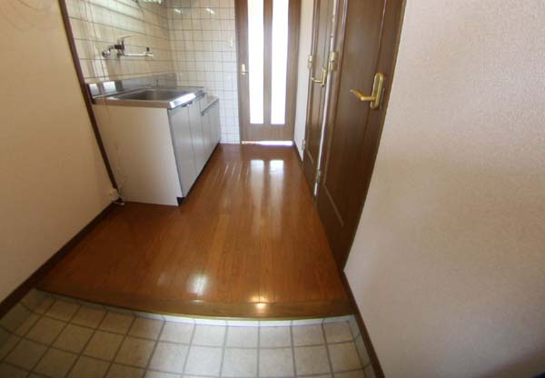 フジパレス下池田パセオの玄関|明るい玄関です