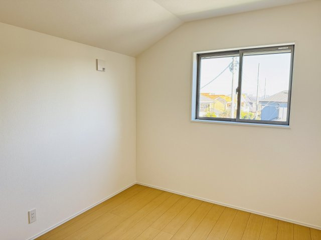 八王子市　東浅川町　新築一戸建て　１期の子供部屋|～2階5.3帖の洋室　2面採光で明るく風通しの良いお部屋です～