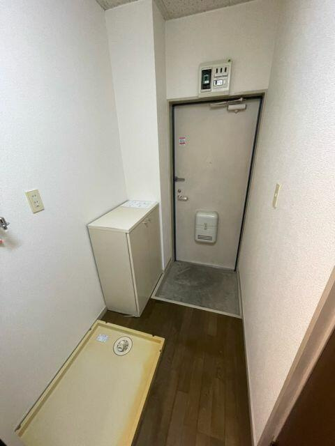 玄関横シューズボックス有り