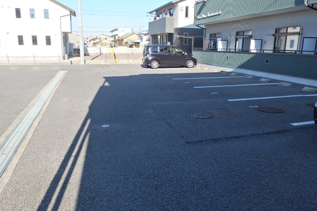 グリーンヴィレッジ上川田Ｂ棟の駐車場