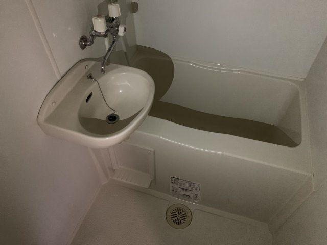 ヴェルト西大島グラーセ の浴室