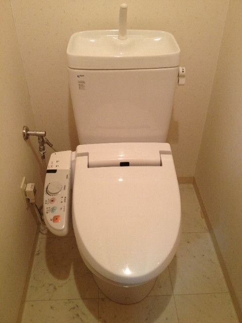 ヴェルト西大島グラーセ のトイレ