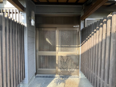 【玄関】 | 北葛城郡上牧町松里園3丁目