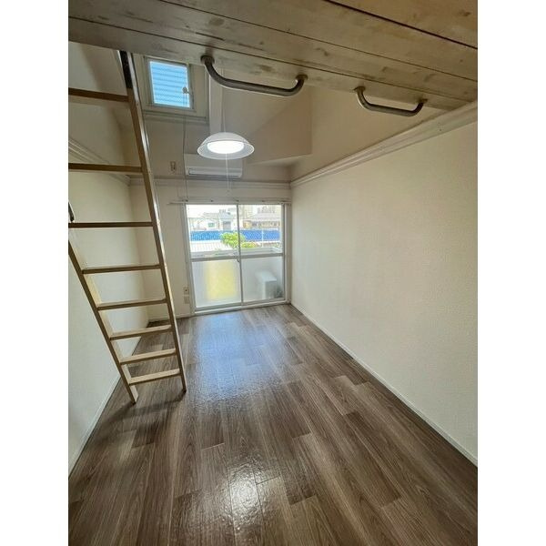 サンパレス岡崎公園の洋室