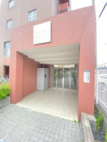 マンション・フォルツーナのエントランス