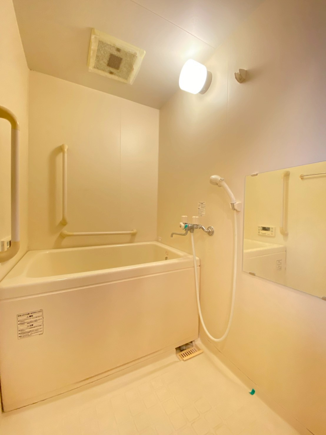 マンション・フォルツーナの浴室