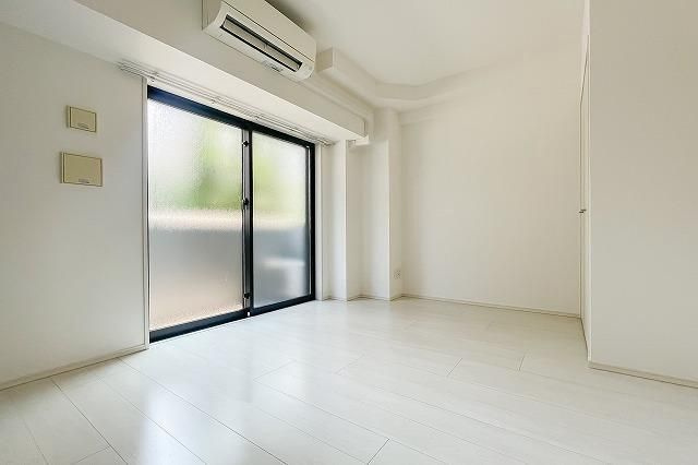 ＡＬＴＥＲＮＡ池袋ＥＡＳＴの居間・リビング