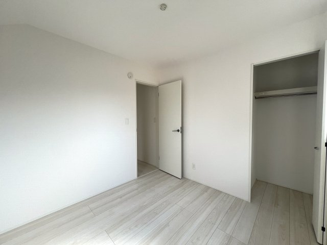 再開発が進行し注目のSA・GI・NU・MA　鷺沼２丁目新築戸建の洋室|スタンダードな洋室です