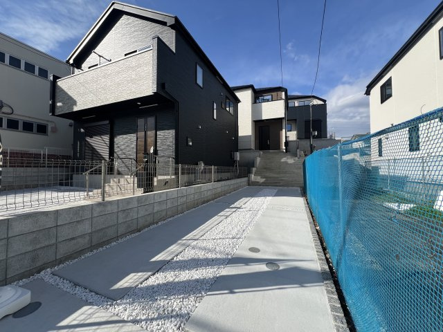 再開発が進行し注目のSA・GI・NU・MA　鷺沼２丁目新築戸建の駐車場|駐車スペースもあります