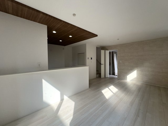 再開発が進行し注目のSA・GI・NU・MA　鷺沼２丁目新築戸建の居間・リビング