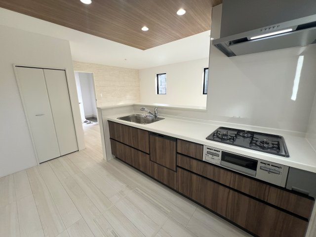 再開発が進行し注目のSA・GI・NU・MA　鷺沼２丁目新築戸建のキッチン|お料理しやすいキッチンです