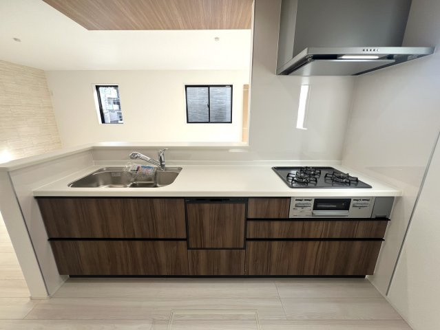 再開発が進行し注目のSA・GI・NU・MA　鷺沼２丁目新築戸建のキッチン|使いやすいキッチンです