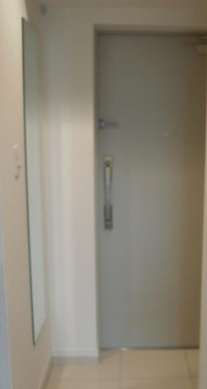 ティモーネ日暮里イーストの玄関